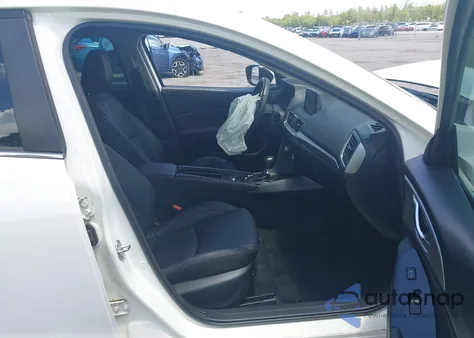 2018 Mazda Mazda3 Touring из США, поврежденный, VIN 3MZBN1L35JM265157